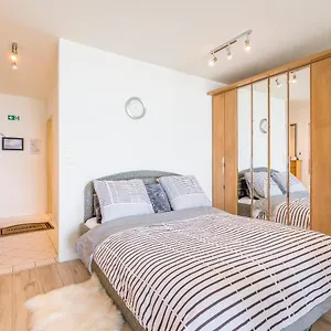 https://luxueuze-vakantiestudio-met-zeezicht-en-terras-in-oostende.bruges-hotels.info