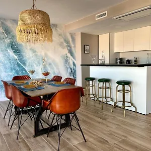 apartamento-moderno-y-amplio-con-vistas-a-la-bahia.es-andalucia.com/