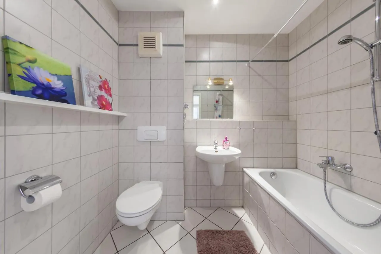 Schoenes Studio In Downtown Mitte Mit Balkon Berlin Germany