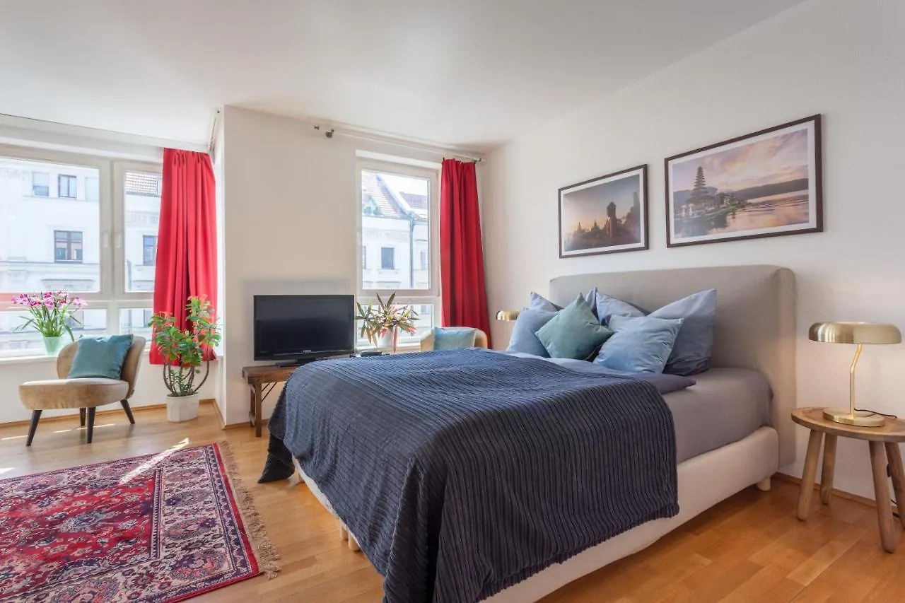 Schoenes Studio In Downtown Mitte Mit Balkon Berlin
