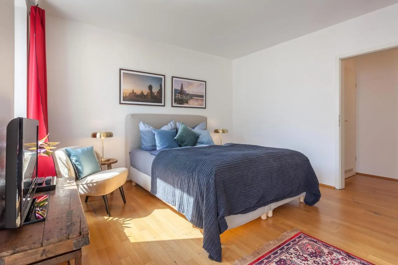 Schoenes Studio In Downtown Mitte Mit Balkon Berlin Daire